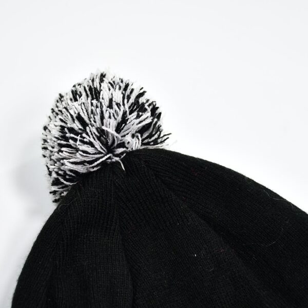 6341 Men's and Women's Skull Slouchy Winter Woolen Knitted Black Inside Fur Beanie Cap.