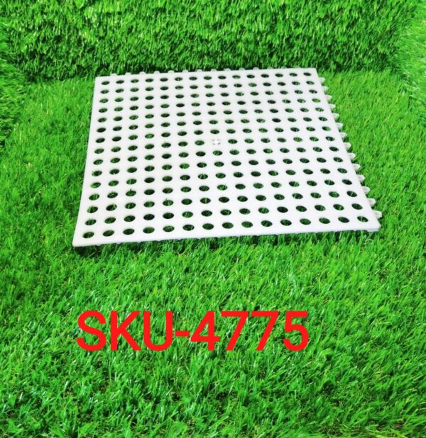 4775 Bath Anti Slip Mat Used while bathing and toilet purposes to avoid slippery floor surfaces. (Moq :-6)