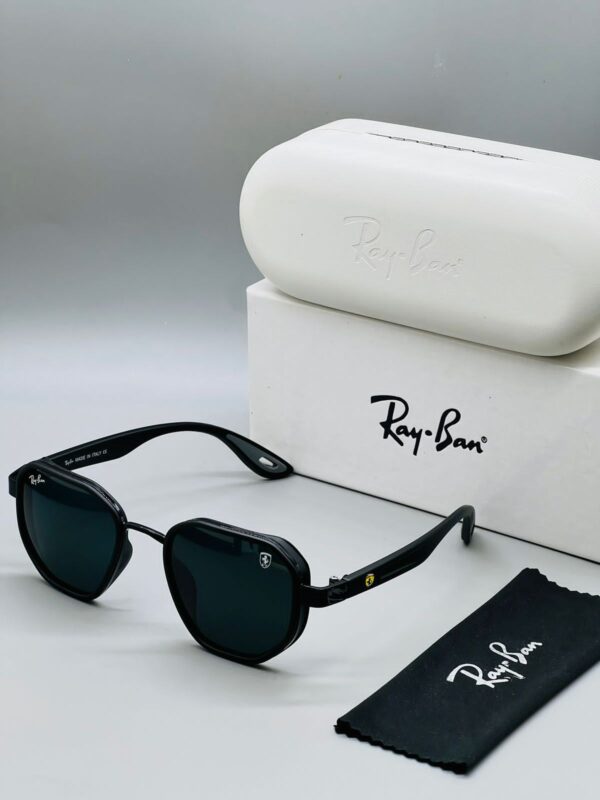 😍😍HERE COMES NEW ARRIVAL 🥰🥵 😍😍 ♥️BRAND ♥️ ❤️RAYBAN❤️ 😍GLASS EDITION 😍 😍UNISEX 👦 👧 😍 U-V PROTECTION QUALITY Best PRICE.....